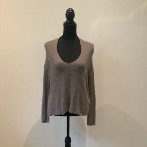 Zara tees long sleeve is in perfect condition.